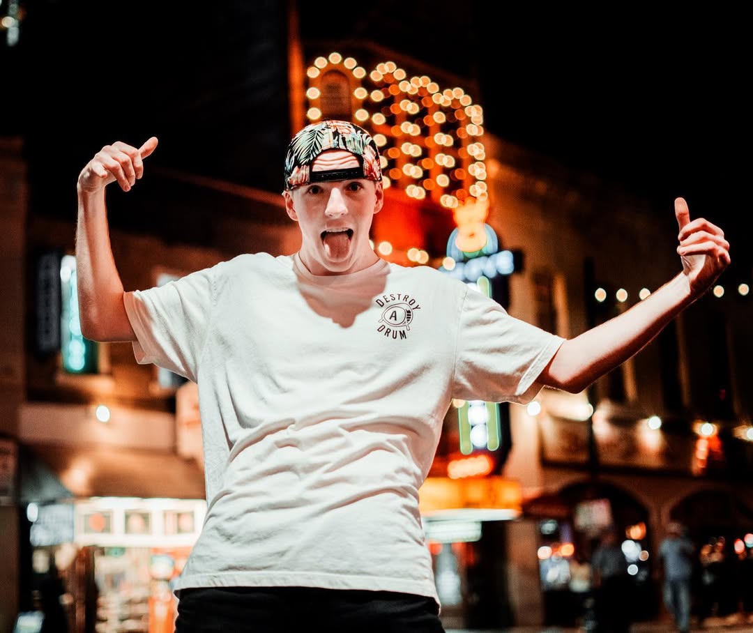 TOSH PETERSON - LADY GAGA