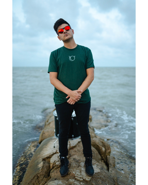 Camiseta con logo de Signature Box
