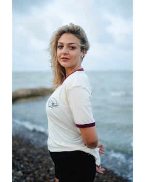 Camiseta con logo de Signature Box