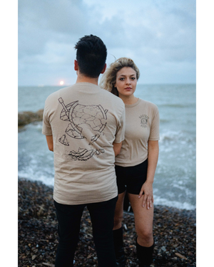 Camiseta con logo de Signature Box