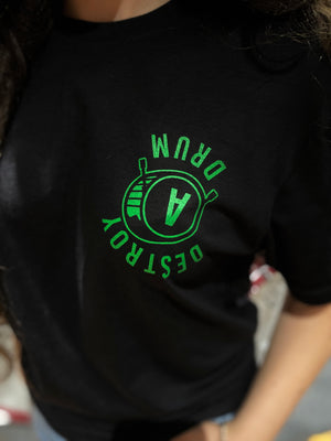 CAMISETA DEL ARTISTA CON LA FIRMA DE MATT GREINER